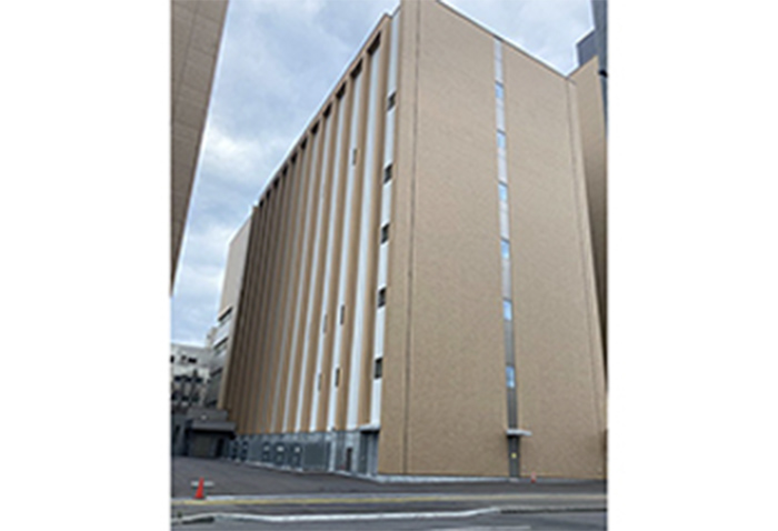 札幌医科大学管理施設改築工事の建物外観